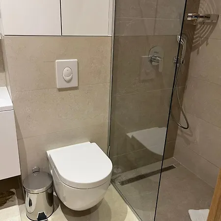 502 I 503 Τζαχορίνα