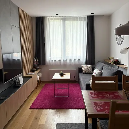 アパート 502 I 503 ヤホリナ