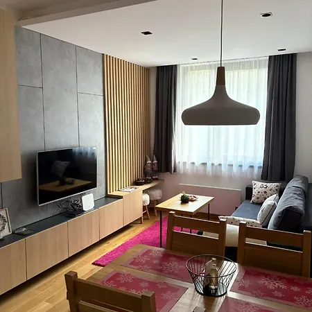 アパート 502 I 503