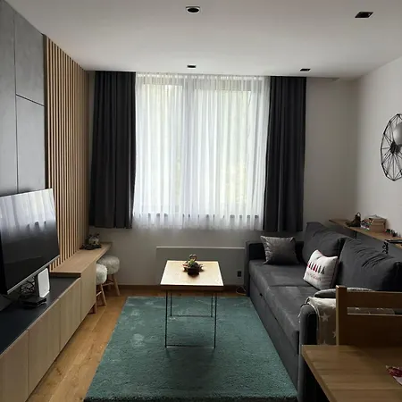 502 I 503 アパート ヤホリナ