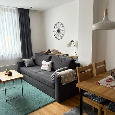 アパート 502 I 503 ヤホリナ